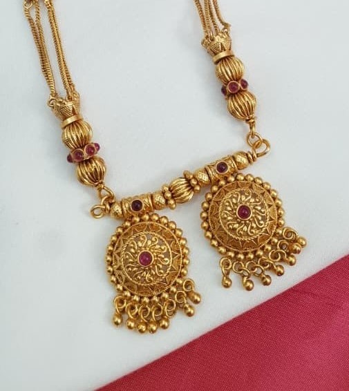 Elegant necklace